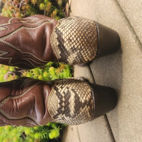 Dan Post Snake Skin Cowboy Boots Men's Size 6.5 C Approx Women's Size 8 C