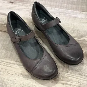 Dansko Fawna gray Mary Jane buckle shoes size 38/7.5