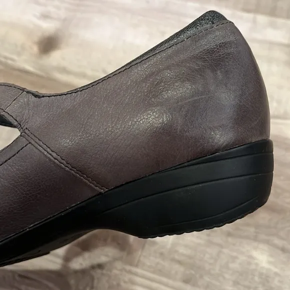 Dansko Fawna gray Mary Jane buckle shoes size 38/7.5