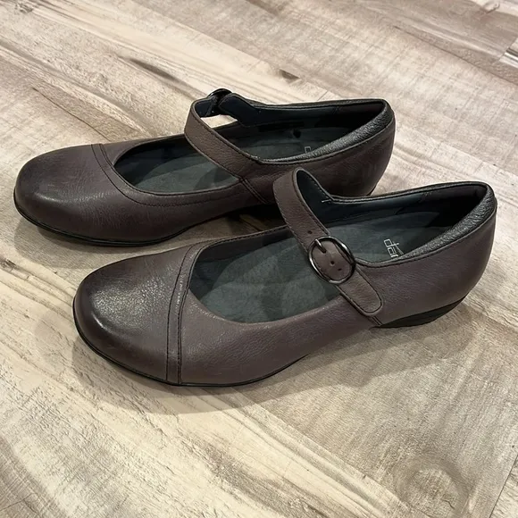 Dansko Fawna gray Mary Jane buckle shoes size 38/7.5