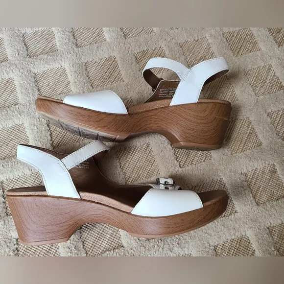 Dansko Joanie White Leather Clog Sandals Platform Open Toe Buckle Shoes Size 41