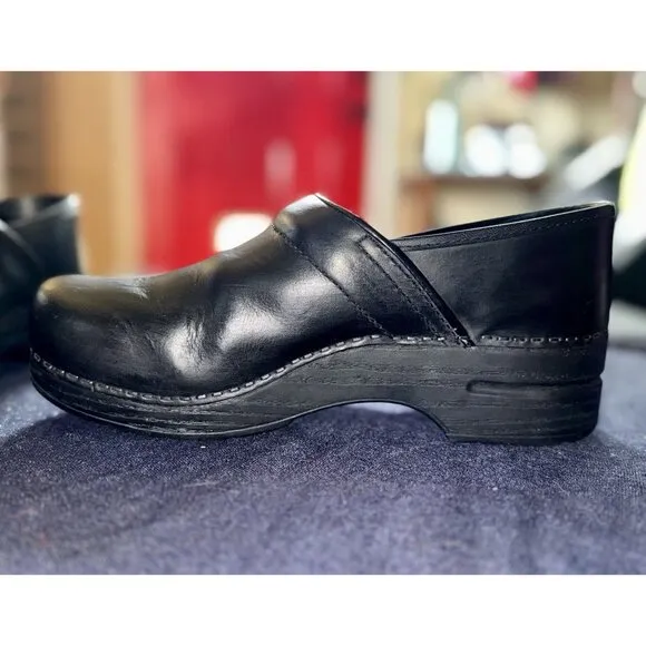 Dansko Professional Black Leather Clog Sz 42W