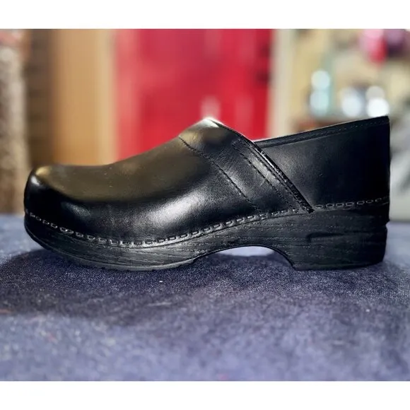 Dansko Professional Black Leather Clog Sz 42W