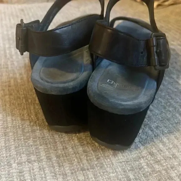 Dansko Stasia metallic silver and black wedge sandals size 39/8.5