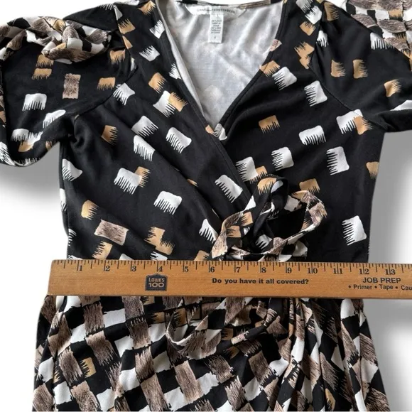 Diane Von Furstenberg DVF Abstract Printed Silk Jersey Wrap Dress Size 6