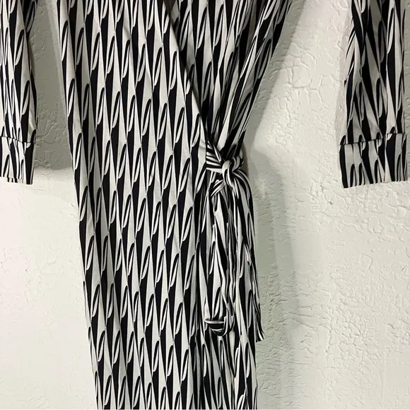 DIANE Von Furstenberg New Julian Two Jersey Silk Wrap Dress in Modern Harlequin
