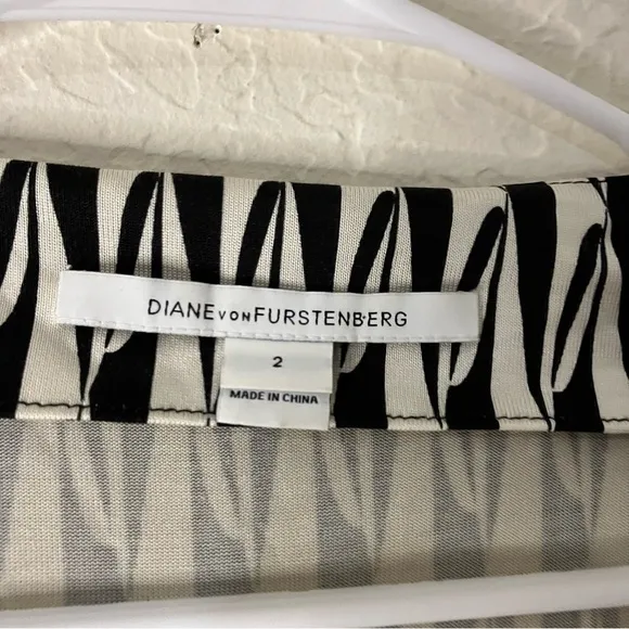 DIANE Von Furstenberg New Julian Two Jersey Silk Wrap Dress in Modern Harlequin
