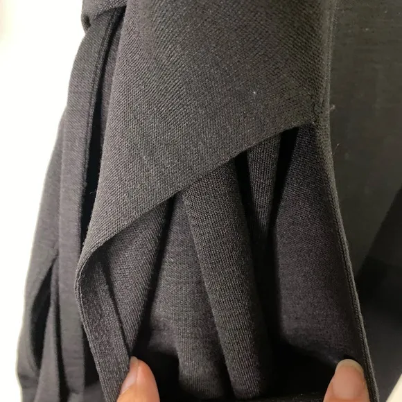 Diane Von Furstenberg Wool V Neck Wrap Black Midi Dress Size 4 Classic Office