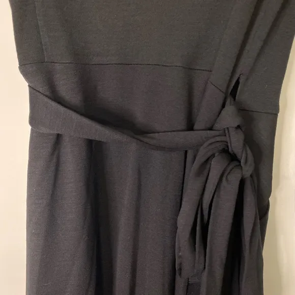 Diane Von Furstenberg Wool V Neck Wrap Black Midi Dress Size 4 Classic Office