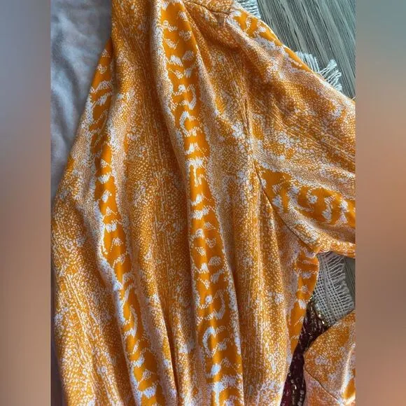 Diane von Furstenberg Bentley Wrap Dress Orange White Snake Print Size 12 V Neck
