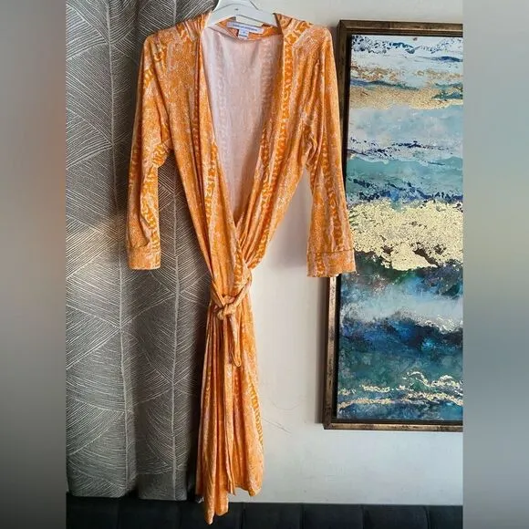 Diane von Furstenberg Bentley Wrap Dress Orange White Snake Print Size 12 V Neck