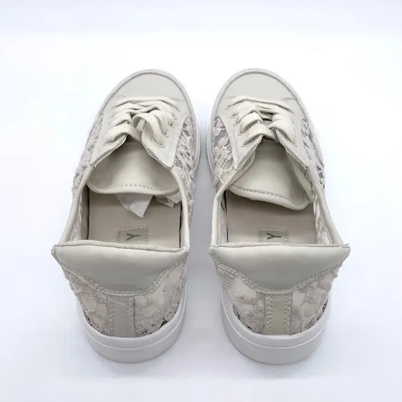 DKNY Women’s Linen Lace Ressi Platform Sneakers