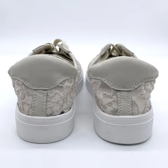 DKNY Women’s Linen Lace Ressi Platform Sneakers