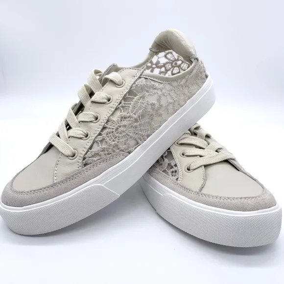 DKNY Women’s Linen Lace Ressi Platform Sneakers