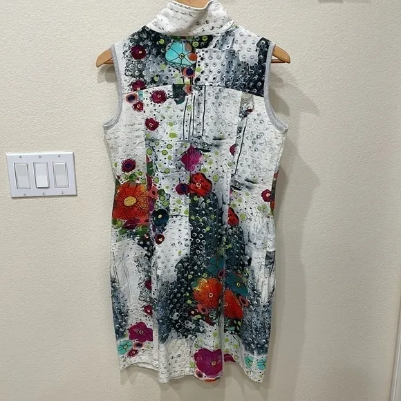 Dolcezza Multi Color Modern Floral Design Zippered Dress—Beautiful Fabric—EUC—M