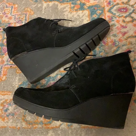 Donald J Pliner Nilos Black Suede Calf Hair Wedge Booties size 8