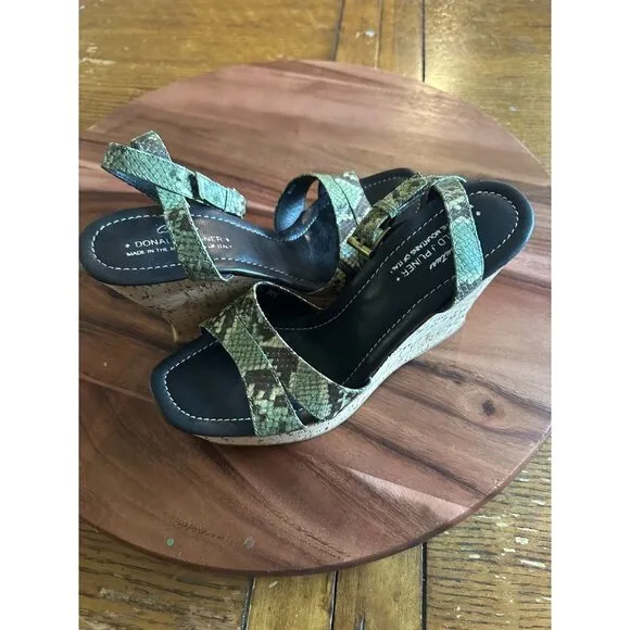 Donald Pliner Couture green snakeskin cork wedge heels size 9