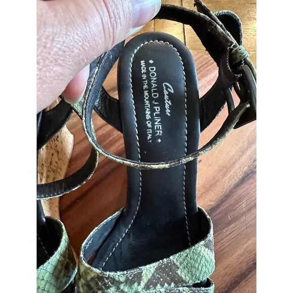 Donald Pliner Couture green snakeskin cork wedge heels size 9