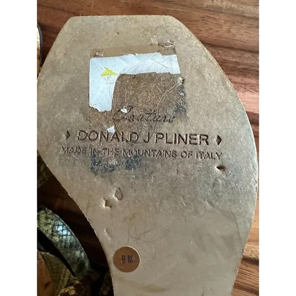 Donald Pliner Couture green snakeskin cork wedge heels size 9