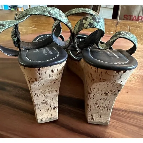 Donald Pliner Couture green snakeskin cork wedge heels size 9