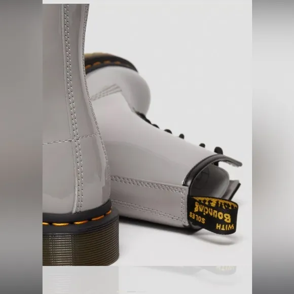 Dr Martens 1460 Women's Patent Leather glossy‎ gray Lace Up Boots size 9 new