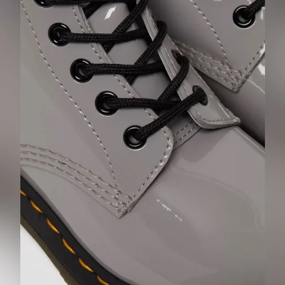 Dr Martens 1460 Women's Patent Leather glossy‎ gray Lace Up Boots size 9 new