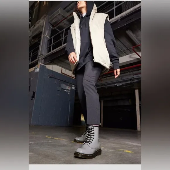 Dr Martens 1460 Women's Patent Leather glossy‎ gray Lace Up Boots size 9 new