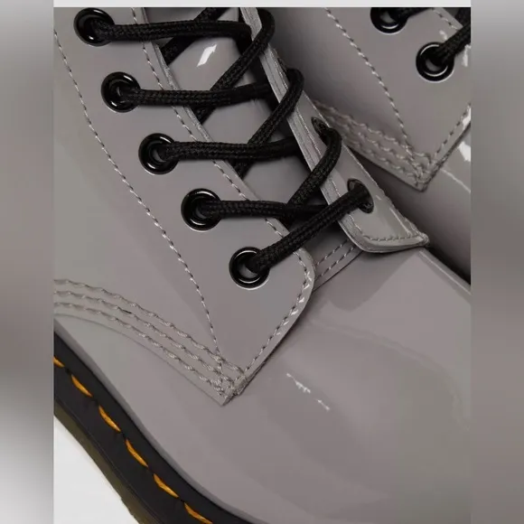 Dr Martens 1460 Women's Patent Leather glossy‎ gray Lace Up Boots size 9 new