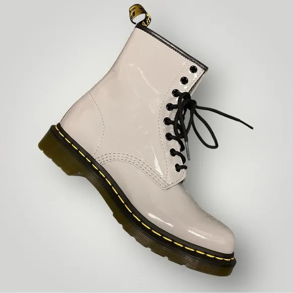 Dr. Martens 1460 WOMEN'S PATENT LEATHER LACE UP BOOTS Sz 9