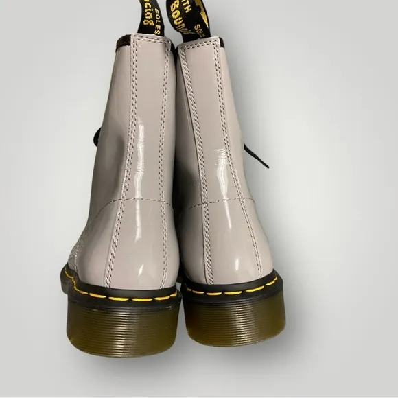 Dr. Martens 1460 WOMEN'S PATENT LEATHER LACE UP BOOTS Sz 9
