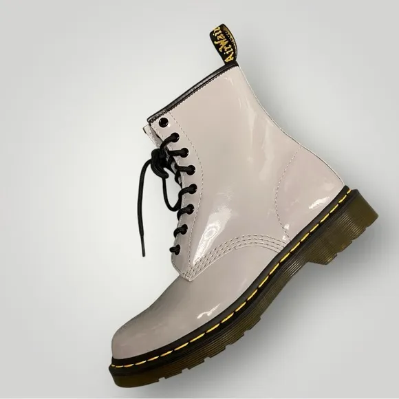 Dr. Martens 1460 WOMEN'S PATENT LEATHER LACE UP BOOTS Sz 9