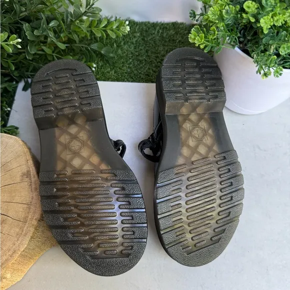 Dr. Martens Black Kids Mary Jane Shoes little girl size 13 brand new authentic