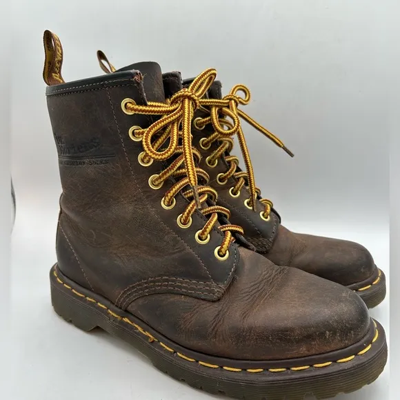 Dr. Martens Doc England MIE Rare 90's Vintage Crazy Horse 1460 Boots UK5 US7 Y2K