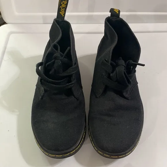 Dr Martens Etty black canvas desert booties size 6