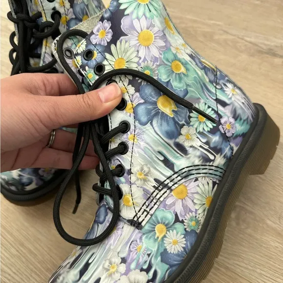Dr. Martens floral pascal slime drip boots *rare