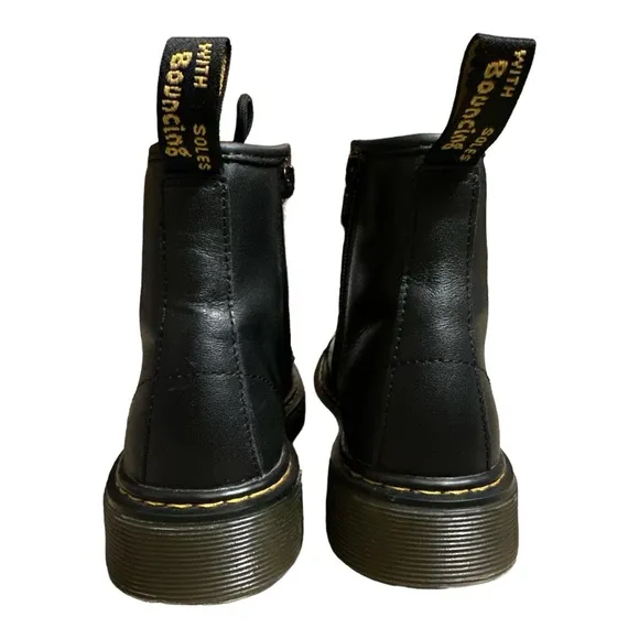 Dr. Martens Kids' 1460 Leather Boots (Youth) Size 2 Black Doc Martens