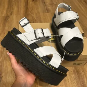 DR MARTENS Voss Quad white black platform sandals shoes women’s 7 new