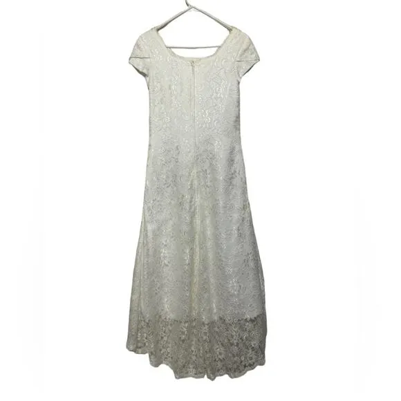 DresSale NWT White Lace Short Sleeve Modest Simple Classic Wedding Dress Small