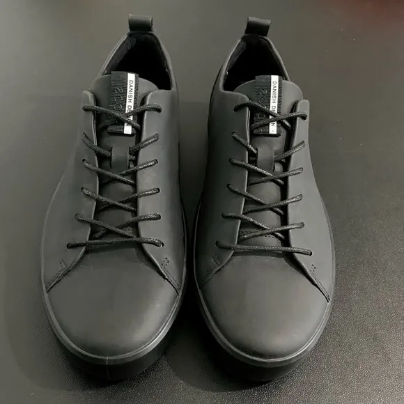 Ecco Soft 8 Leather Sneakers Black Danish Design Like New