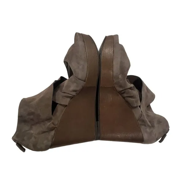 Eileen Fisher Women's Sz 8.5M Gray Suede Platform Wedge Shoes High Sandals Heels