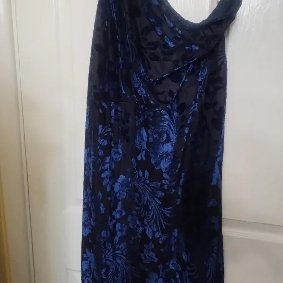 Elegant One-Shoulder Blue Dress