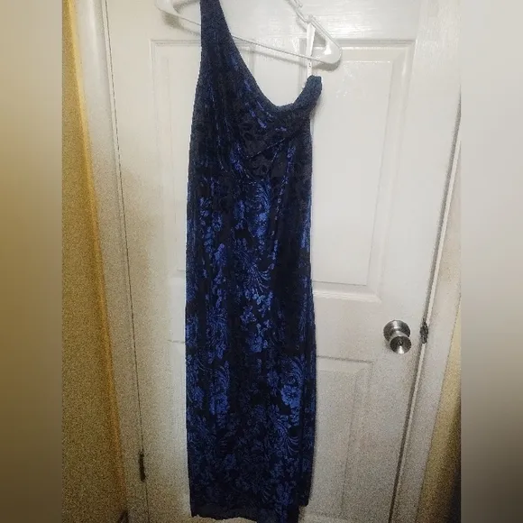 Elegant One-Shoulder Blue Dress