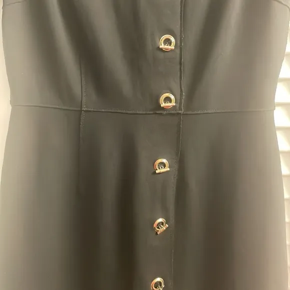 ELIE TAHARI Traditional Work Dress w/Modern Twist, Curve Flattering Material!
