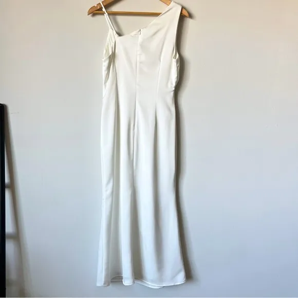 Elliatt Classic Cowl Neck Wedding Rehersal Reception Gown Dress for Bride Size S