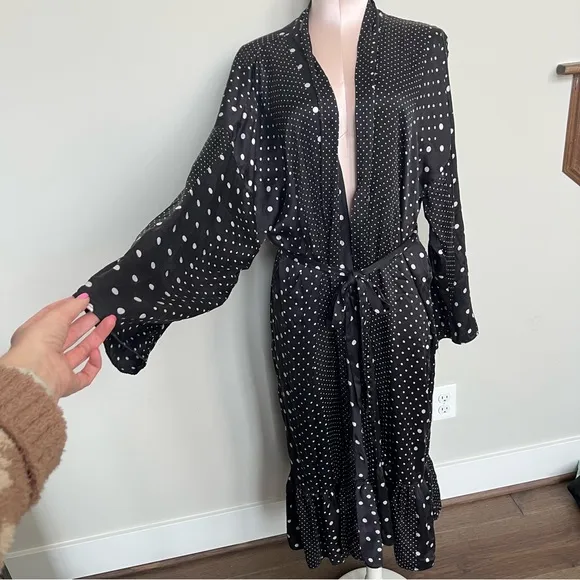 Else 100% silk black and white polka dot kimono style robe, size L/XL