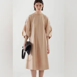 Embroidered puff sleeve Beige, and white dress, modern size small