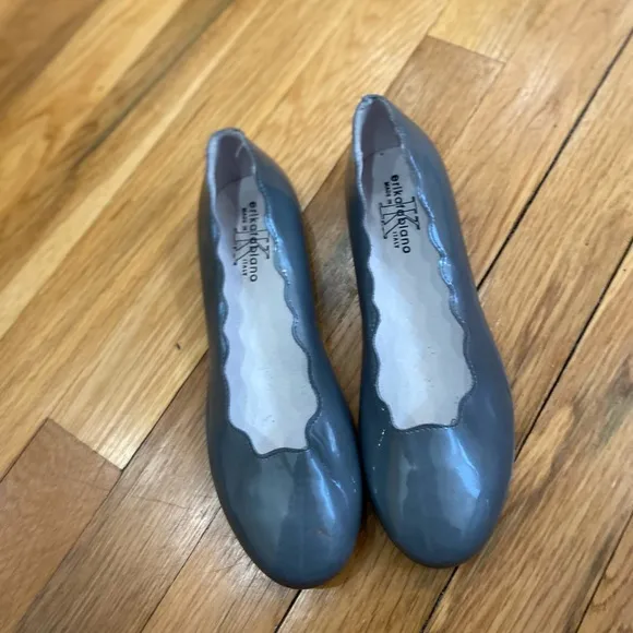 erika fabiano shoes size 35 gray patent leather scalloped edge Made In Italy.