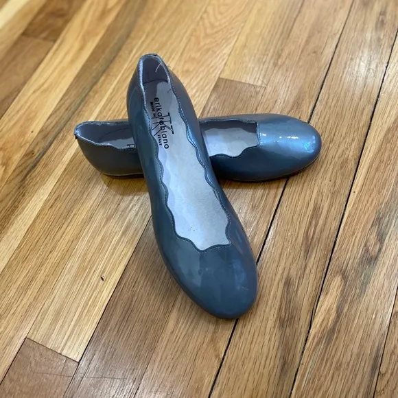 erika fabiano shoes size 35 gray patent leather scalloped edge Made In Italy.