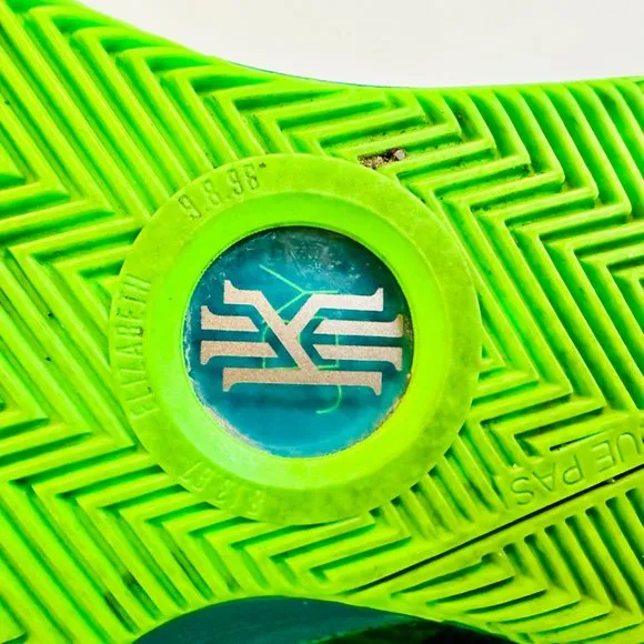 EUC NIKE KYRIE IRVING 1 FLY TRAP GREEN SNEAKERS SHOES 717219-313 6.5Y