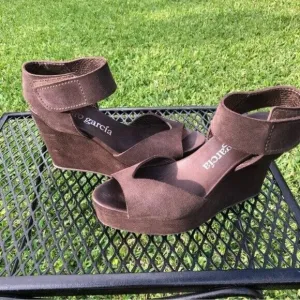 EUC Pedro Garcia Suede Platform Wedge 4” heel Sandals Shoes - 39/9